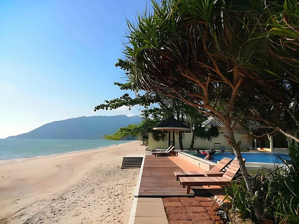 The beach deck and the bay